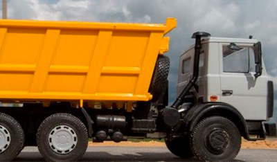 MAZ 5516-05 (tip-truck) with a trailer