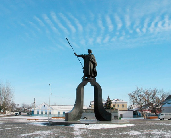 памятник основателю города князю Давиду