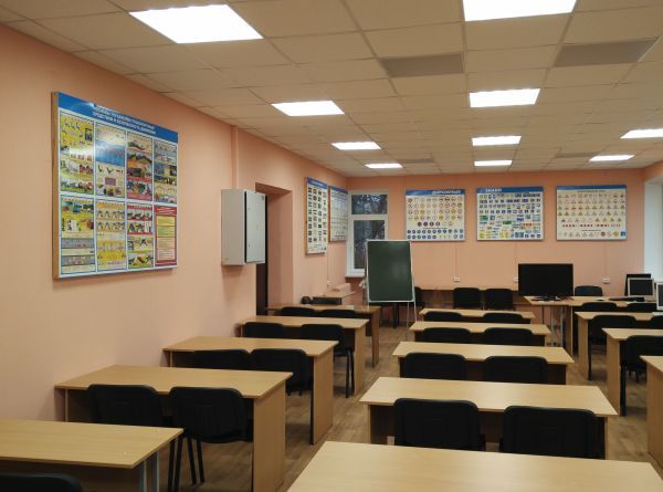 Светлые просторные кабинеты для теоретических занятий